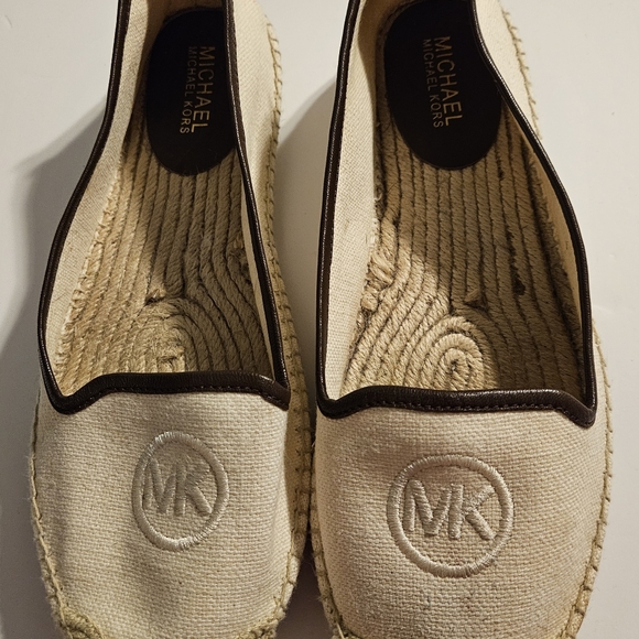 Michael Kors Summer Flats - Picture 2 of 8